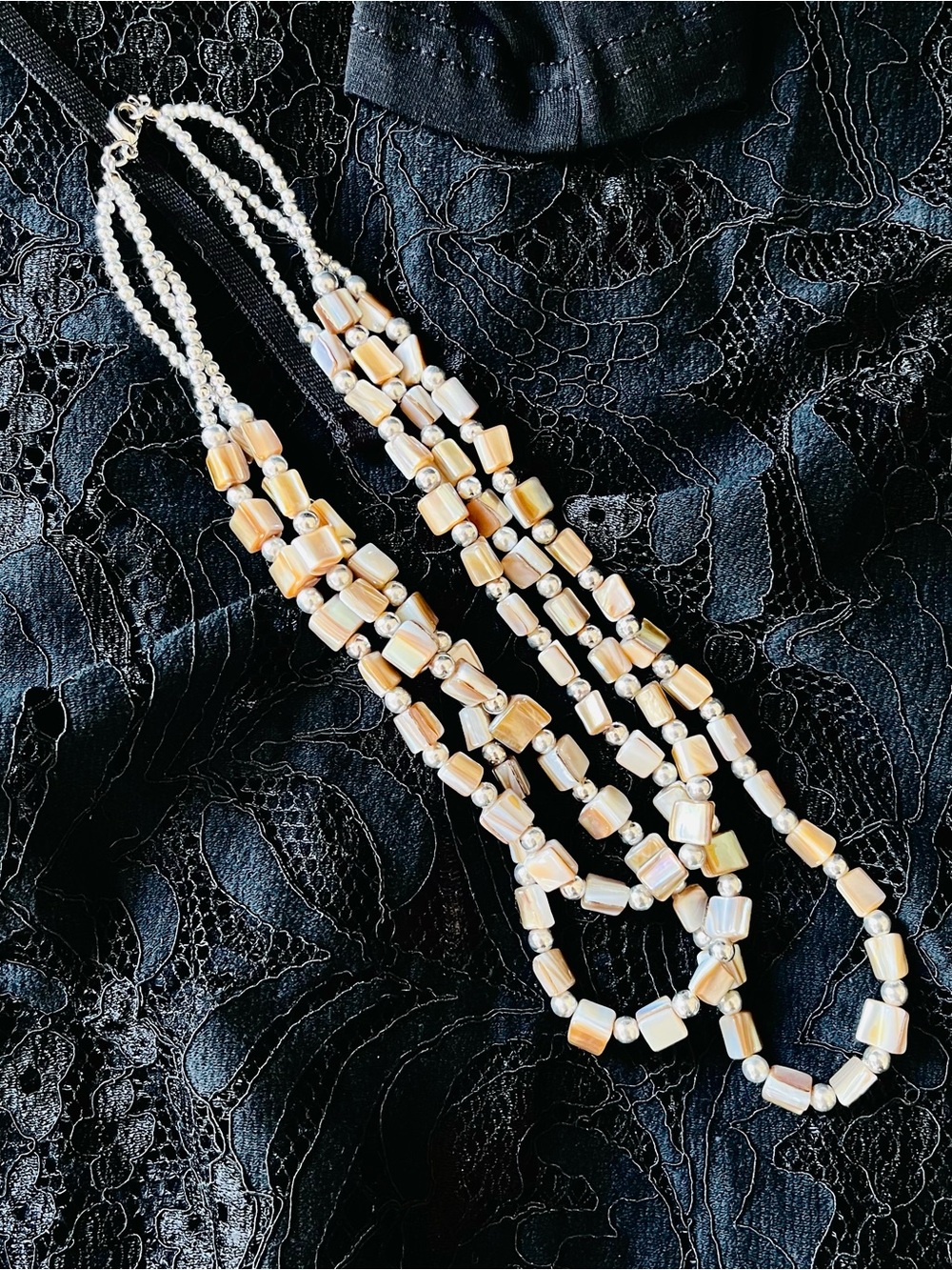 Abalone and silver tone multi-strand choker necklace - Picture 6 of 9
